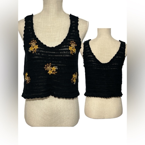 The Unbranded Brand Tops - Elegant Black and Yellow Embroidered Tank Top- XS-S